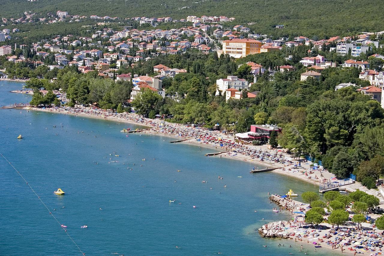 Apartments Nives Crikvenica Bagian luar foto
