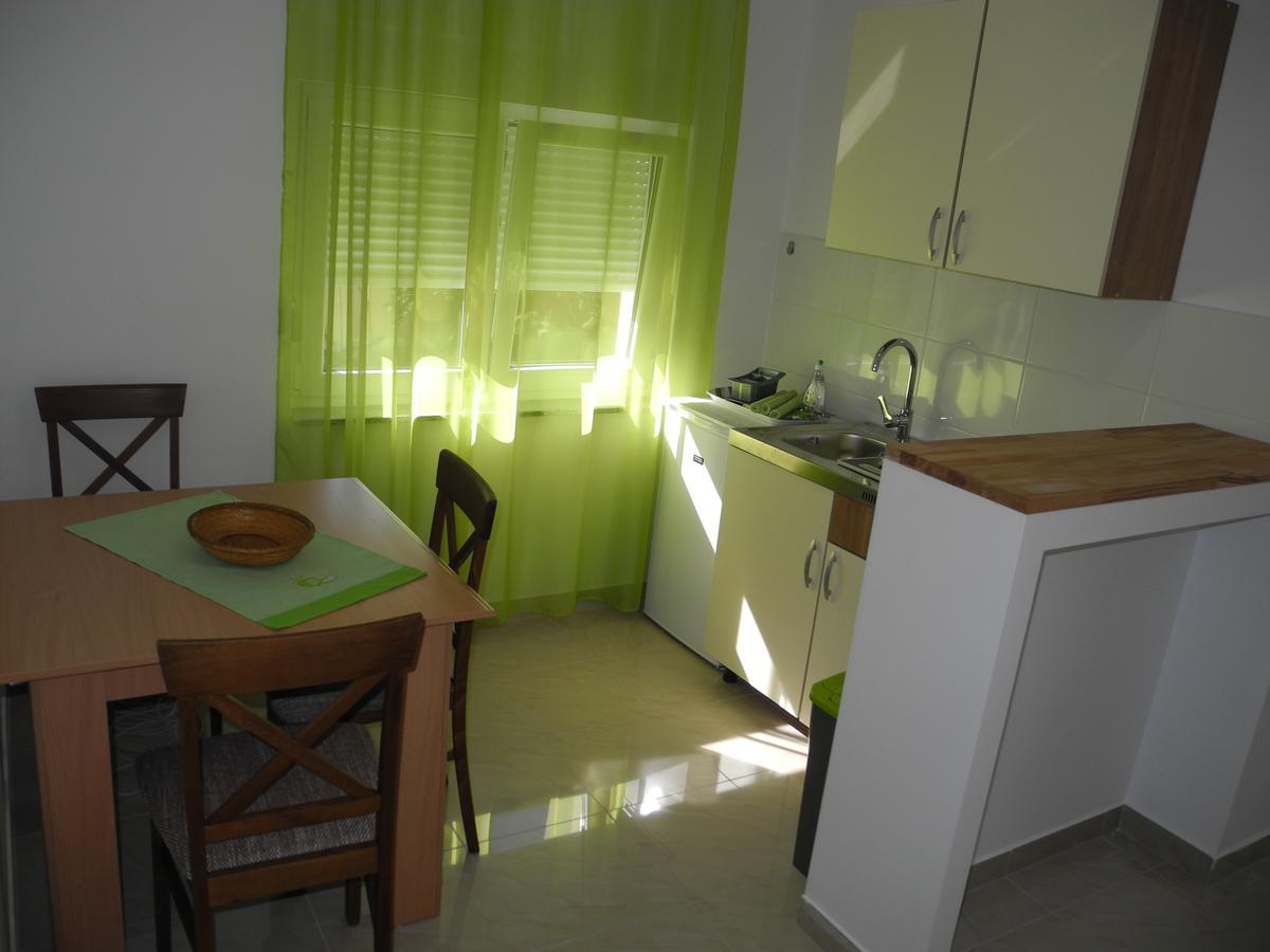 Apartments Nives Crikvenica Bagian luar foto